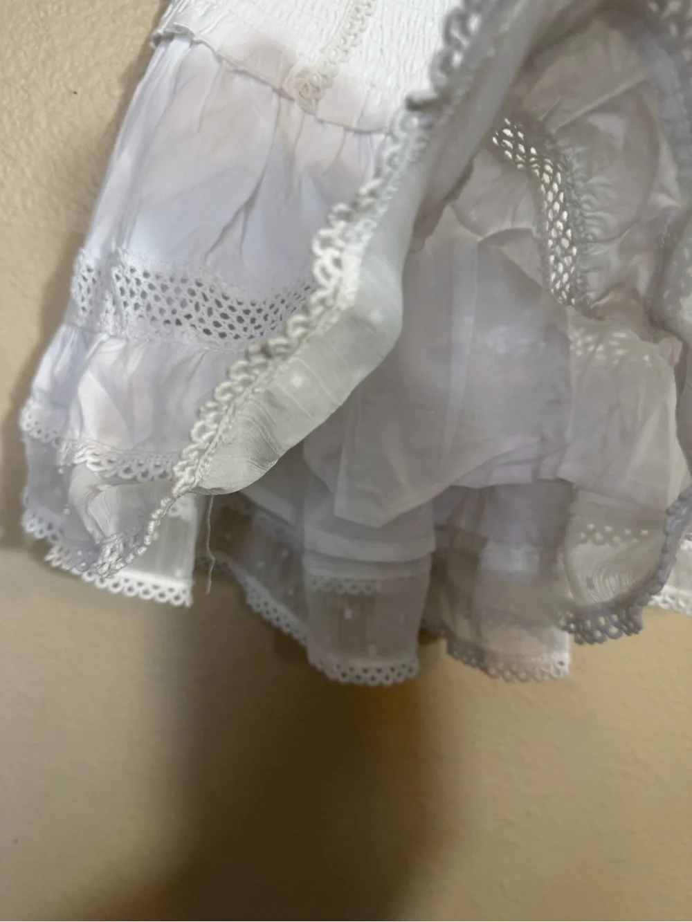 Girls Katie J NYC white Smocked Tiered Lace Skirt. Size small